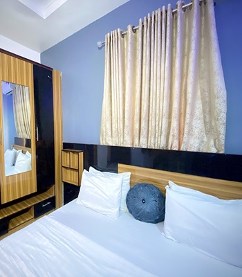 Deluxe bedroom