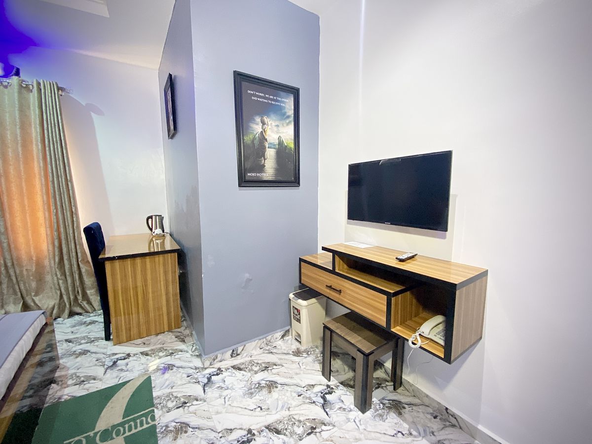 Room desk, TV and kettle